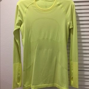 Lululemon Swiftly Tech Long Sleeve size 4 ray